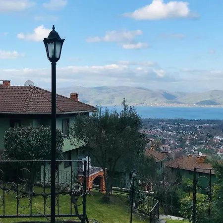 Private House With Nature And View In וילה